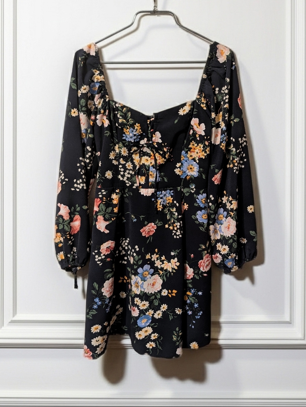 A&F Flirty Lace-Up Mini Dress Black Floral Long Sleeve, Size Small